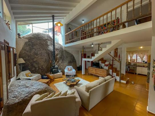 Casa nas Pedras - Sítio Nossa Paz
