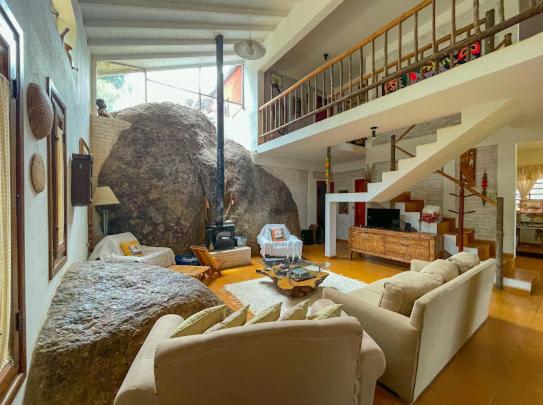 Casa nas Pedras - Sítio Nossa Paz