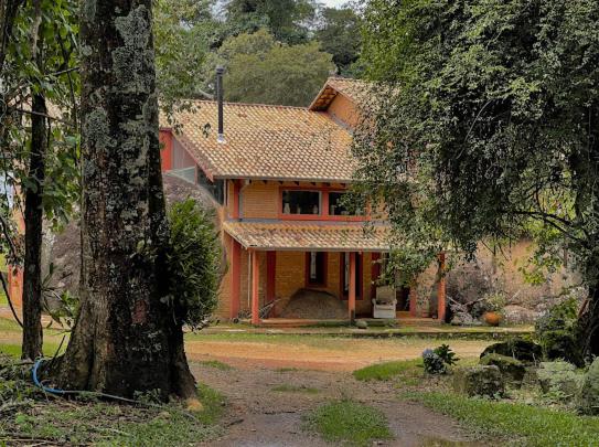 Casa nas Pedras - Sítio Nossa Paz