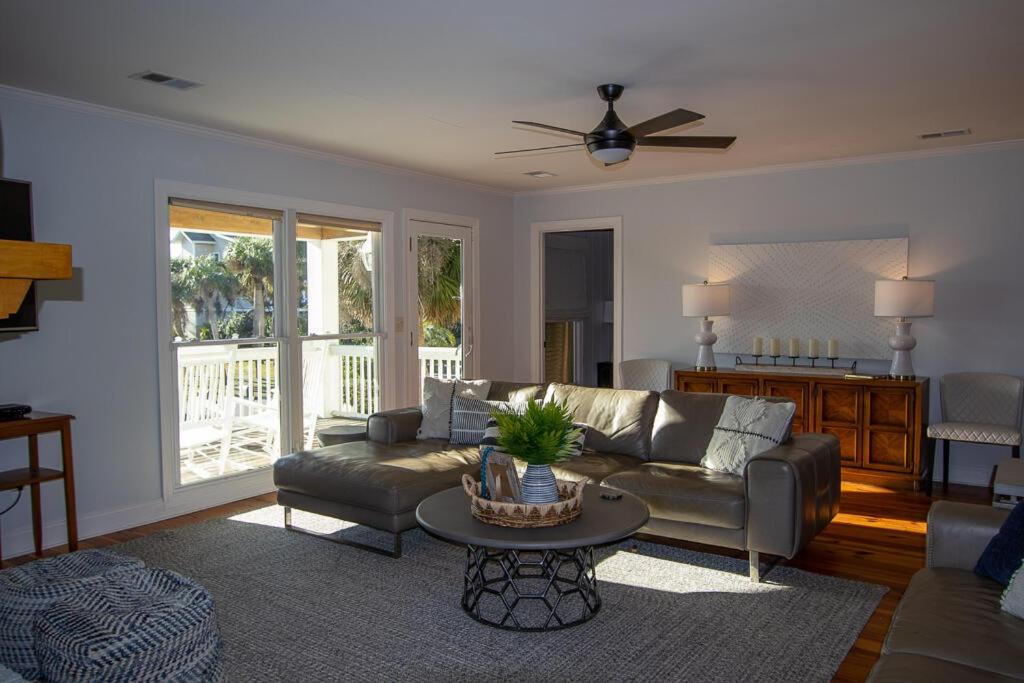 475 Tarpon Blvd view 5