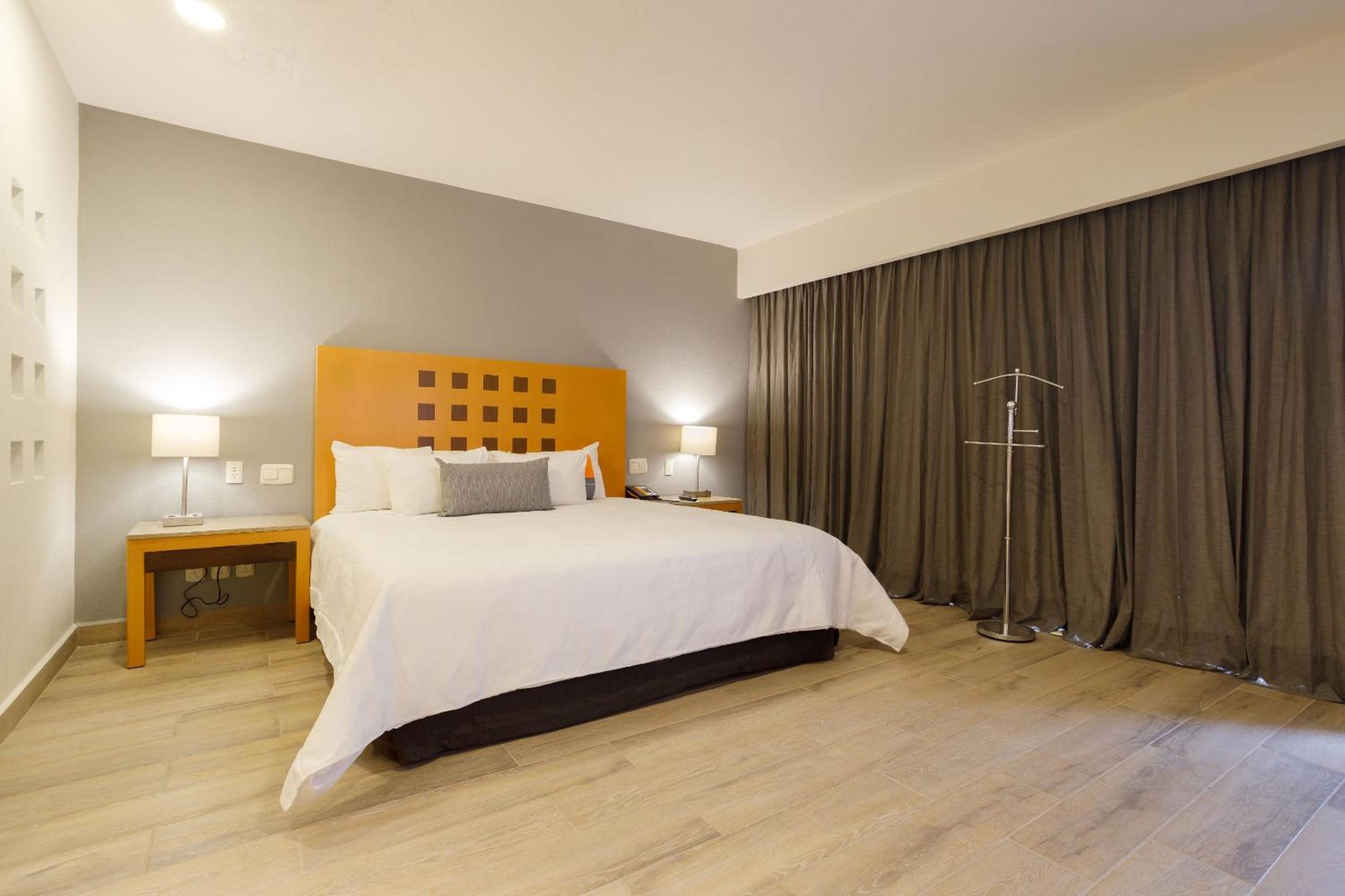 Torreon Vacations - Real Inn Torreon - Property Image 1