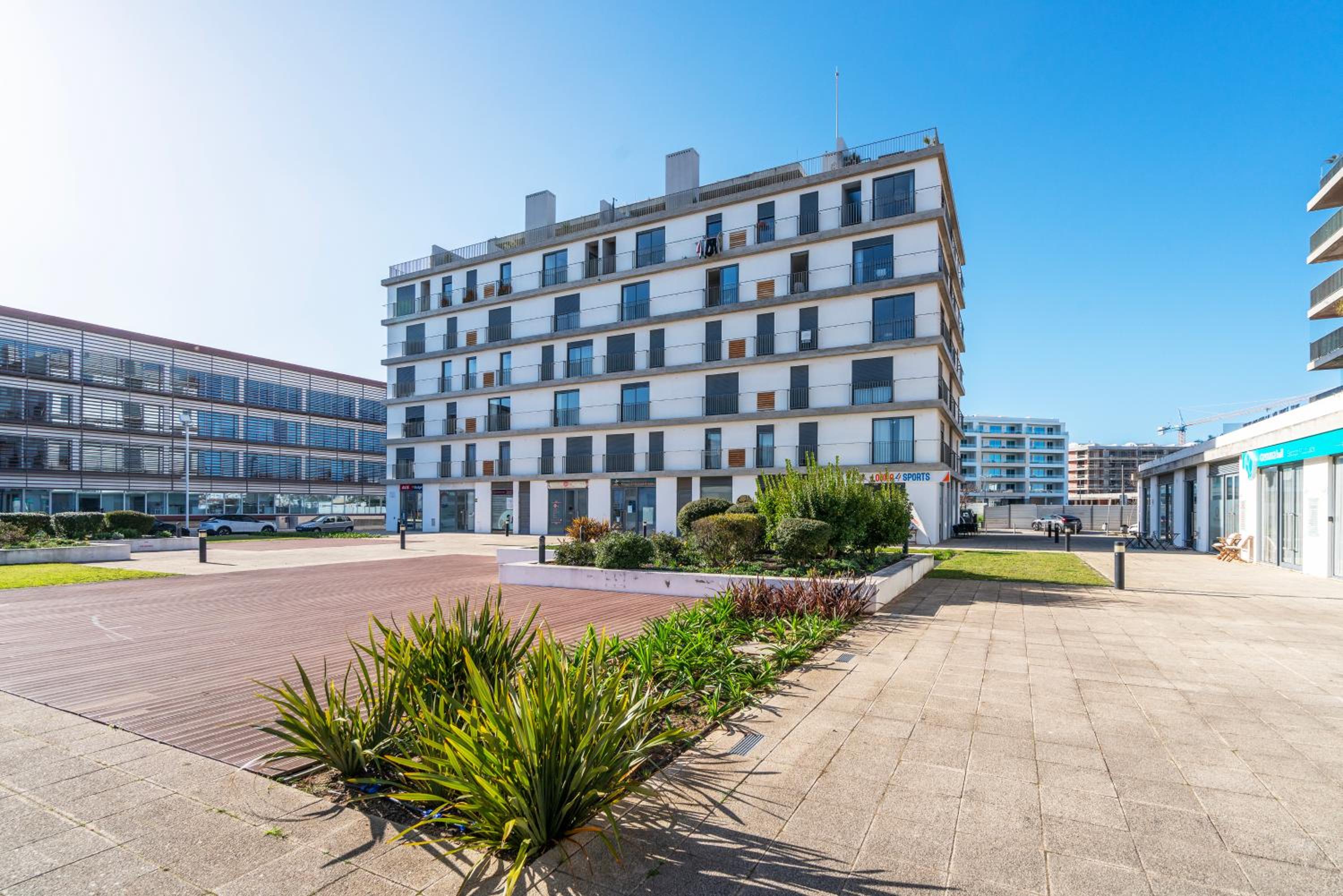 Modern Flat by Lagos Marina and Old Town Lagos view 2