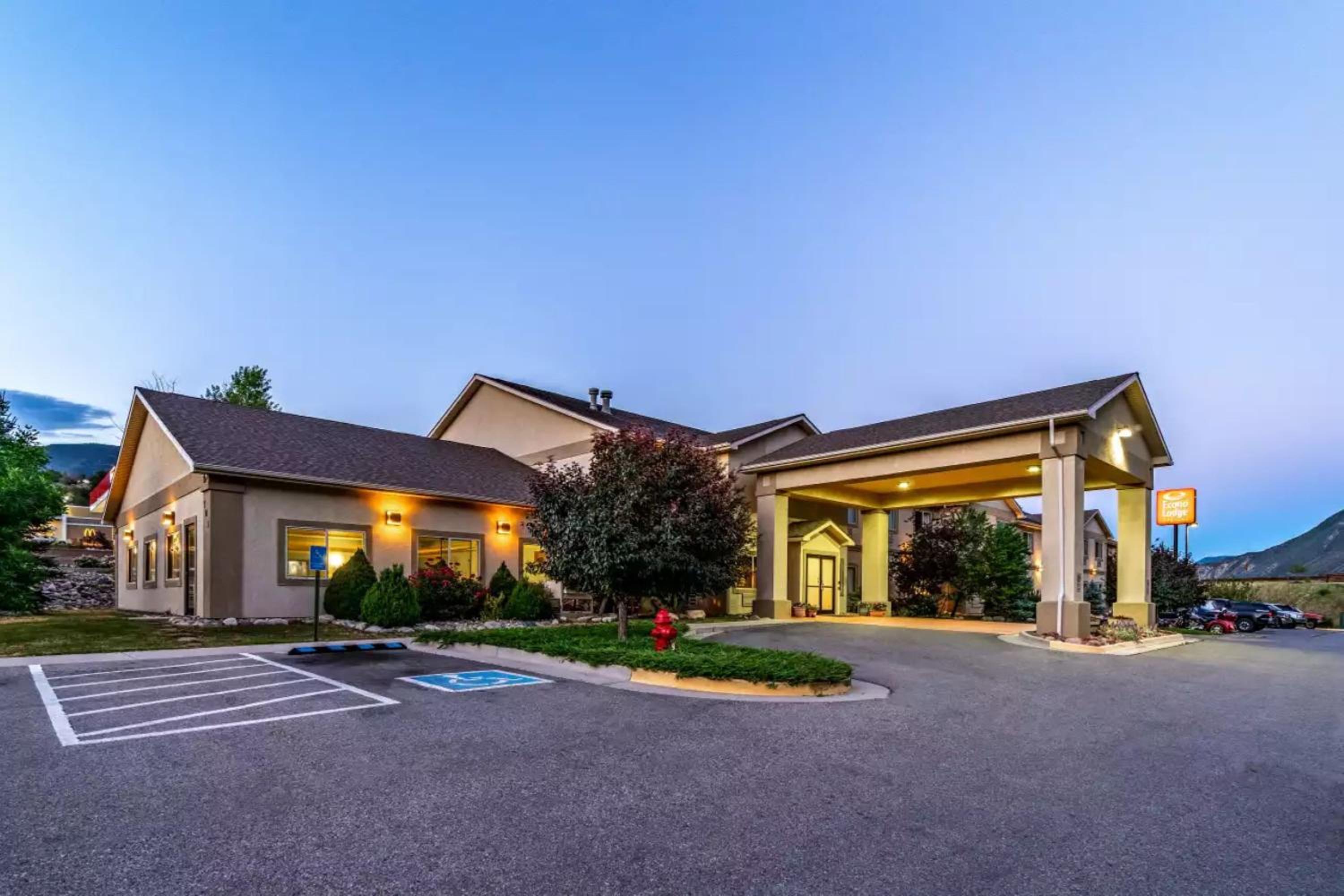 Glenwood Springs Vacations - Wingate by Wyndham New Castle - Glenwood Springs - Property Image 3