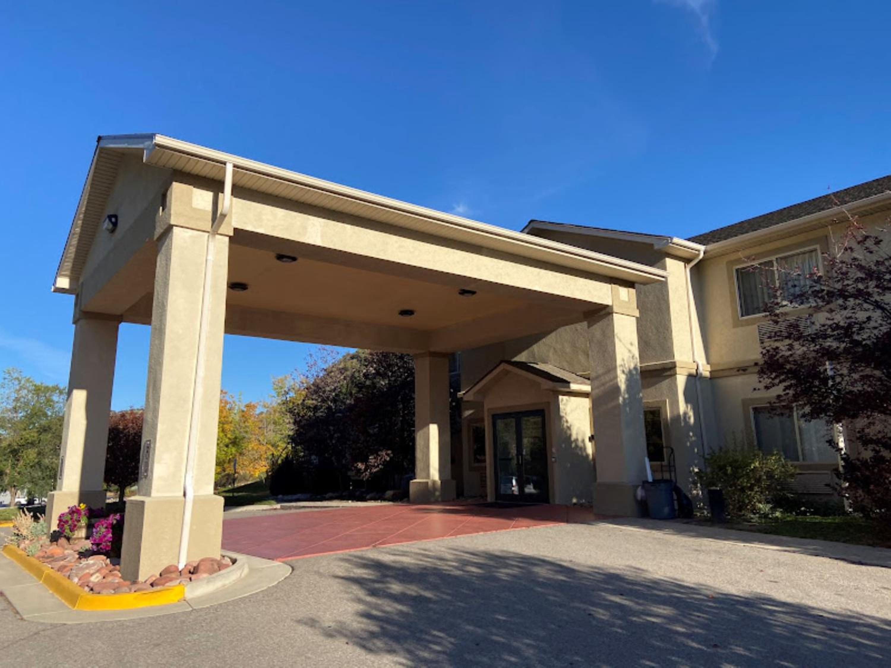 Glenwood Springs Vacations - Wingate by Wyndham New Castle - Glenwood Springs - Property Image 4