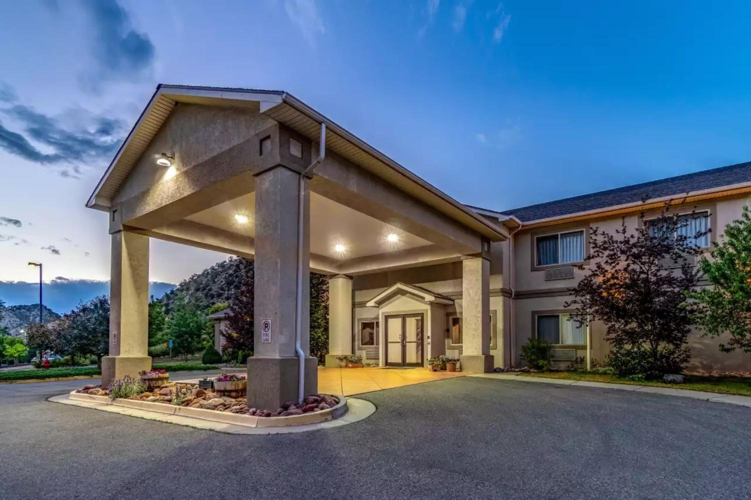 Wingate by Wyndham New Castle - Glenwood Springs - Property Image 9