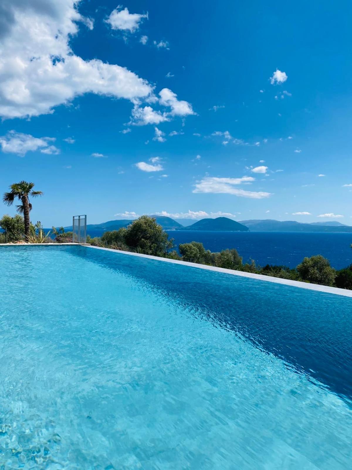 VILLA PINEA - Newly built modern villa few minutes from the beach - view 4