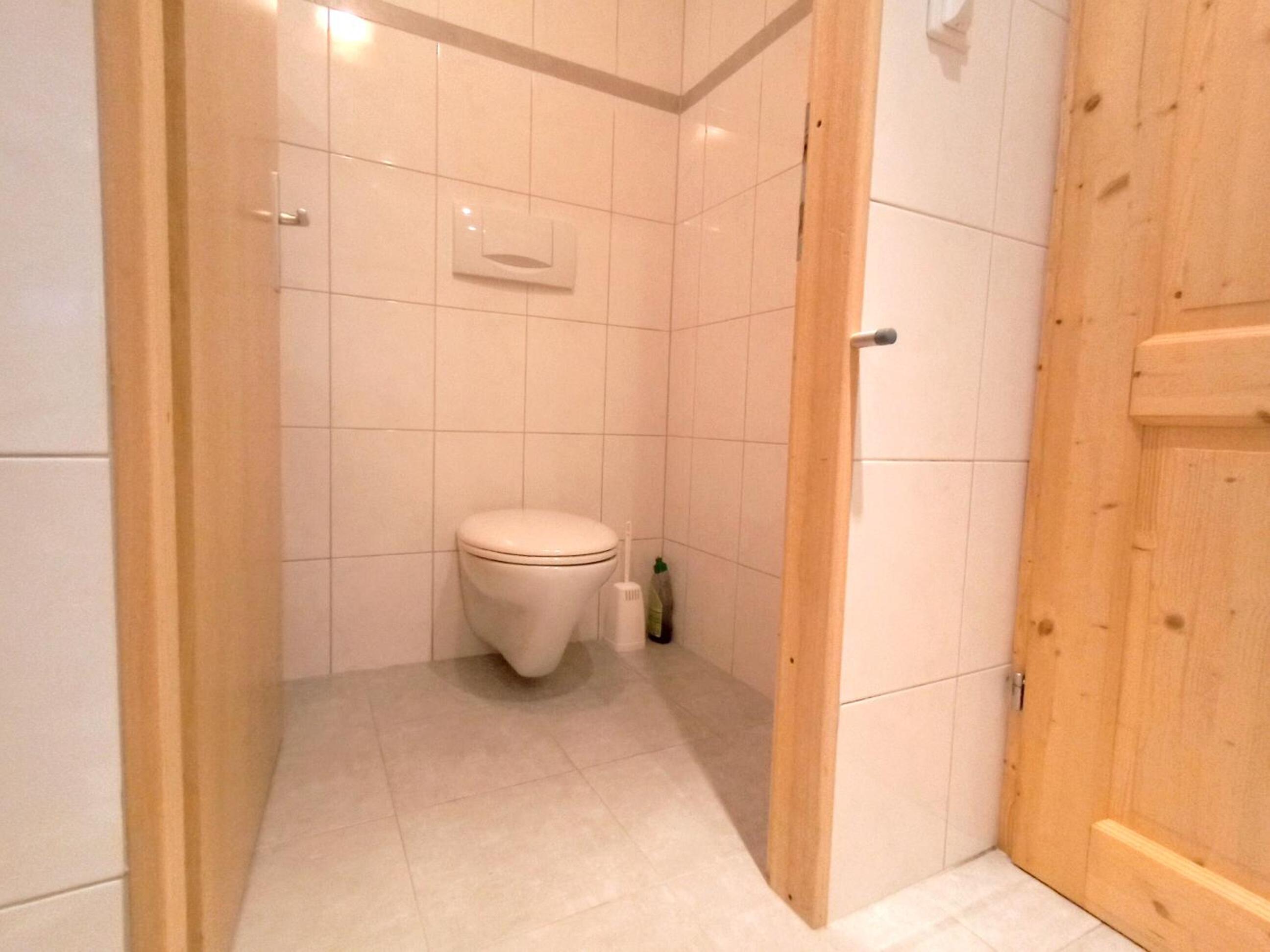 Villa Edelweiss - 3 to 6 Guests - private use of indoor pool, sauna and garden terrace