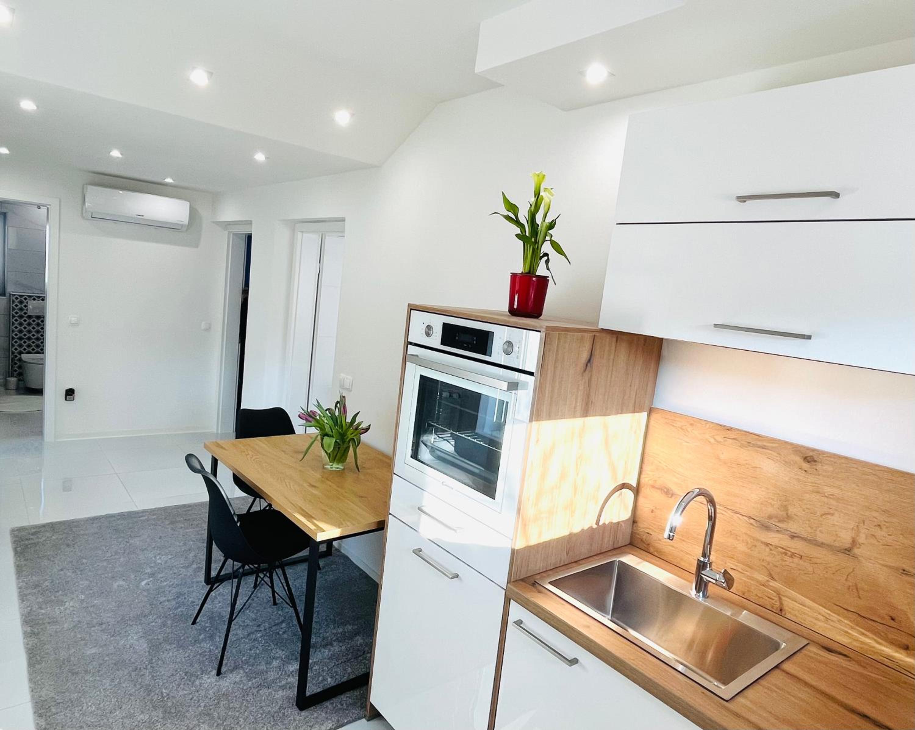 Luxe Apartments