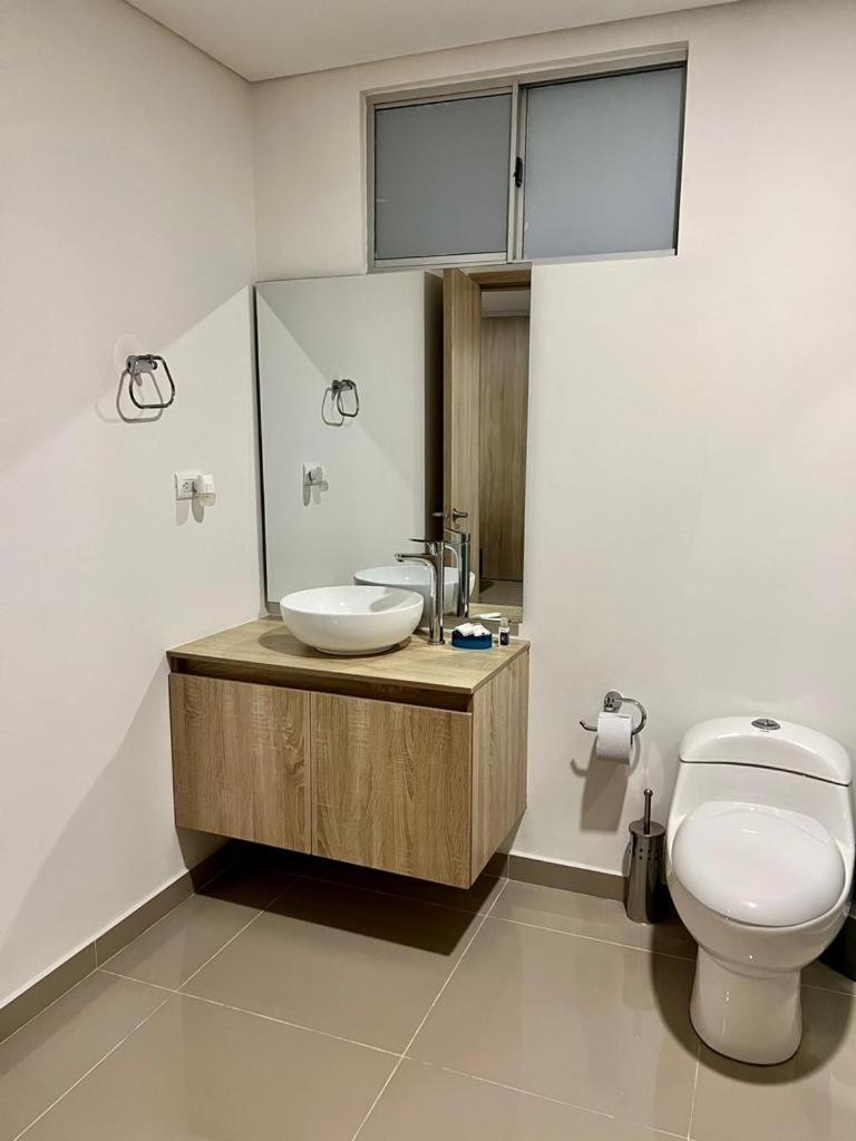 LUJOSO Y COMODO APARTAMENTO EN CARTAGENA