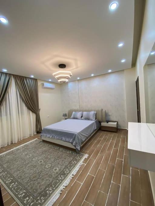 Modern and a touch of royalty view 4