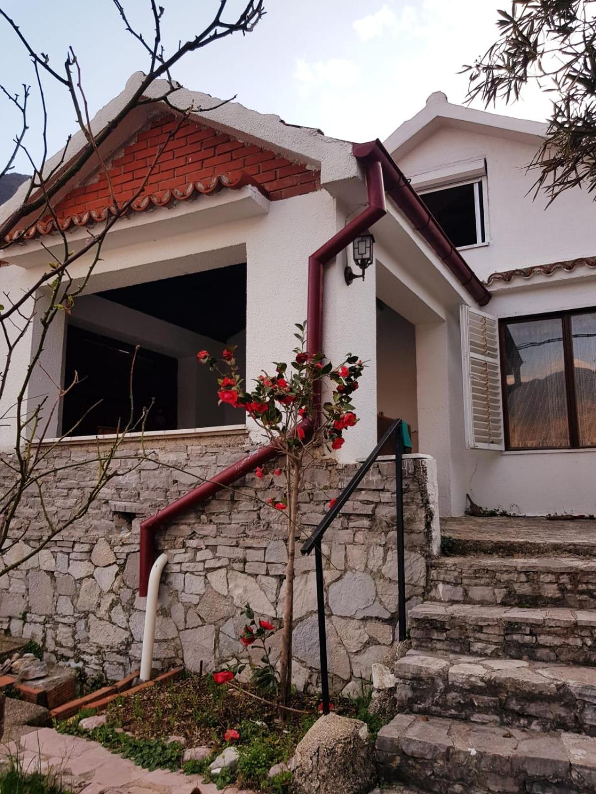 Sunny Bay House