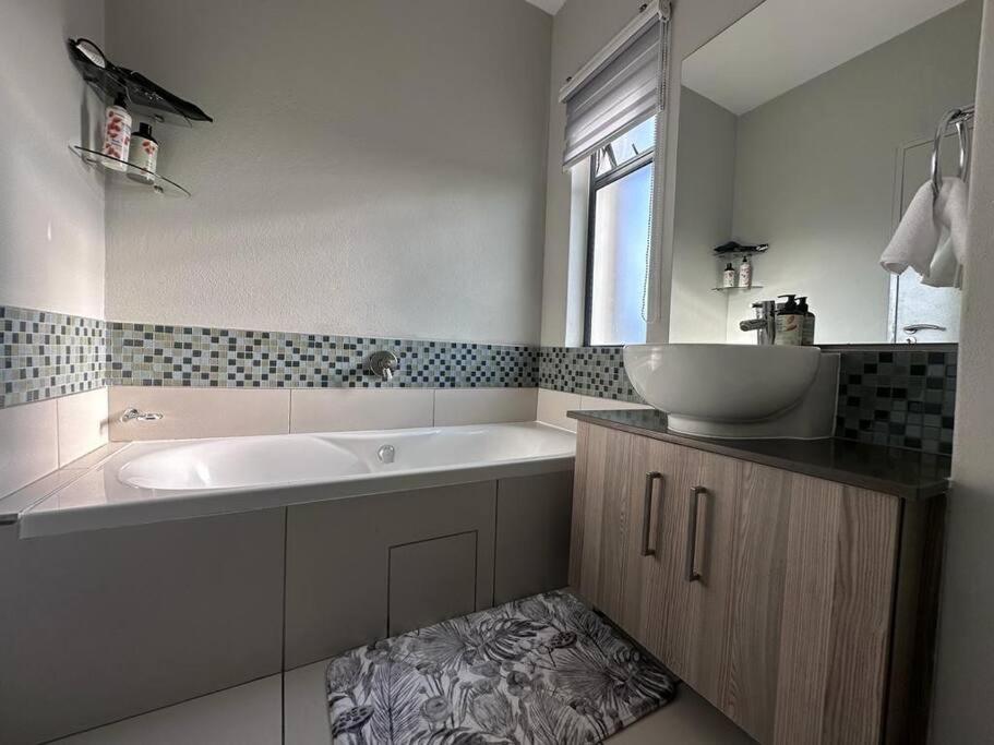 D&DLuxury Rivonia Apartments with inverter