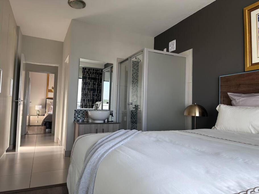D&DLuxury Rivonia Apartments with inverter