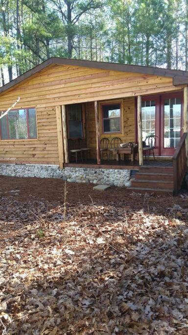 Rustic Quaint Cabin In the woods--Pets welcomed view 5