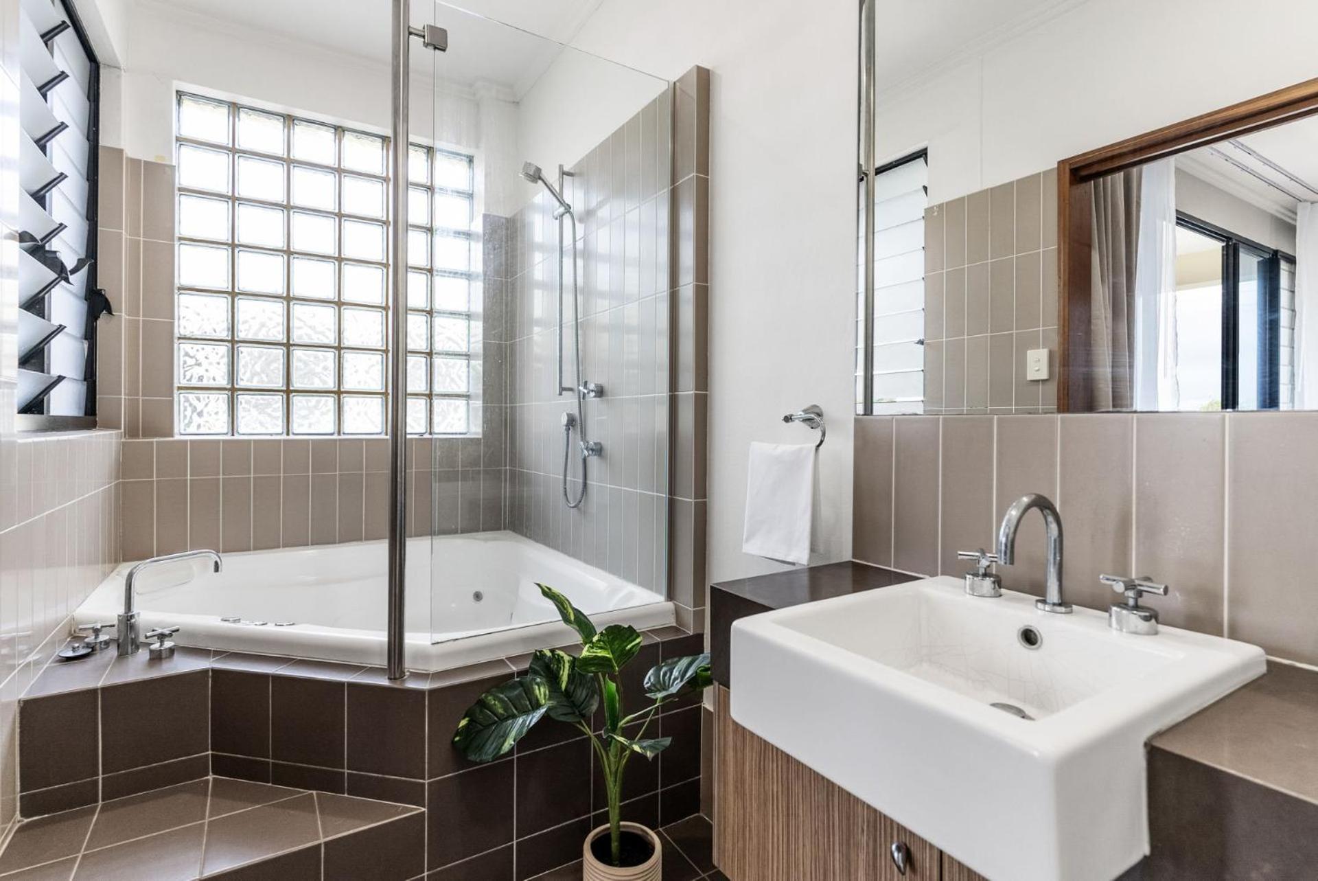 Villa Sangiovese - Unit One - 1-2 Heath Street