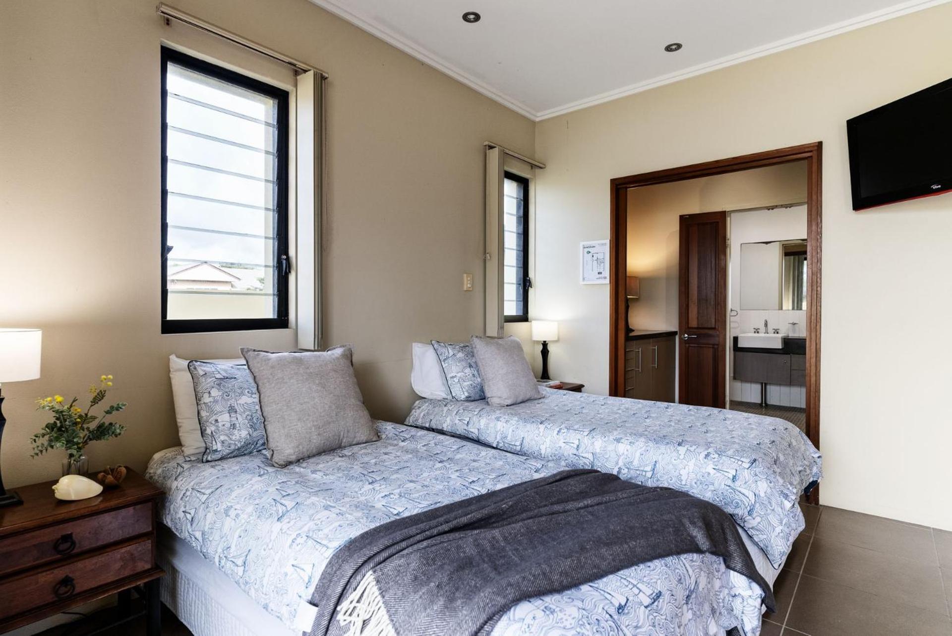 Villa Sangiovese - Unit One - 1-2 Heath Street