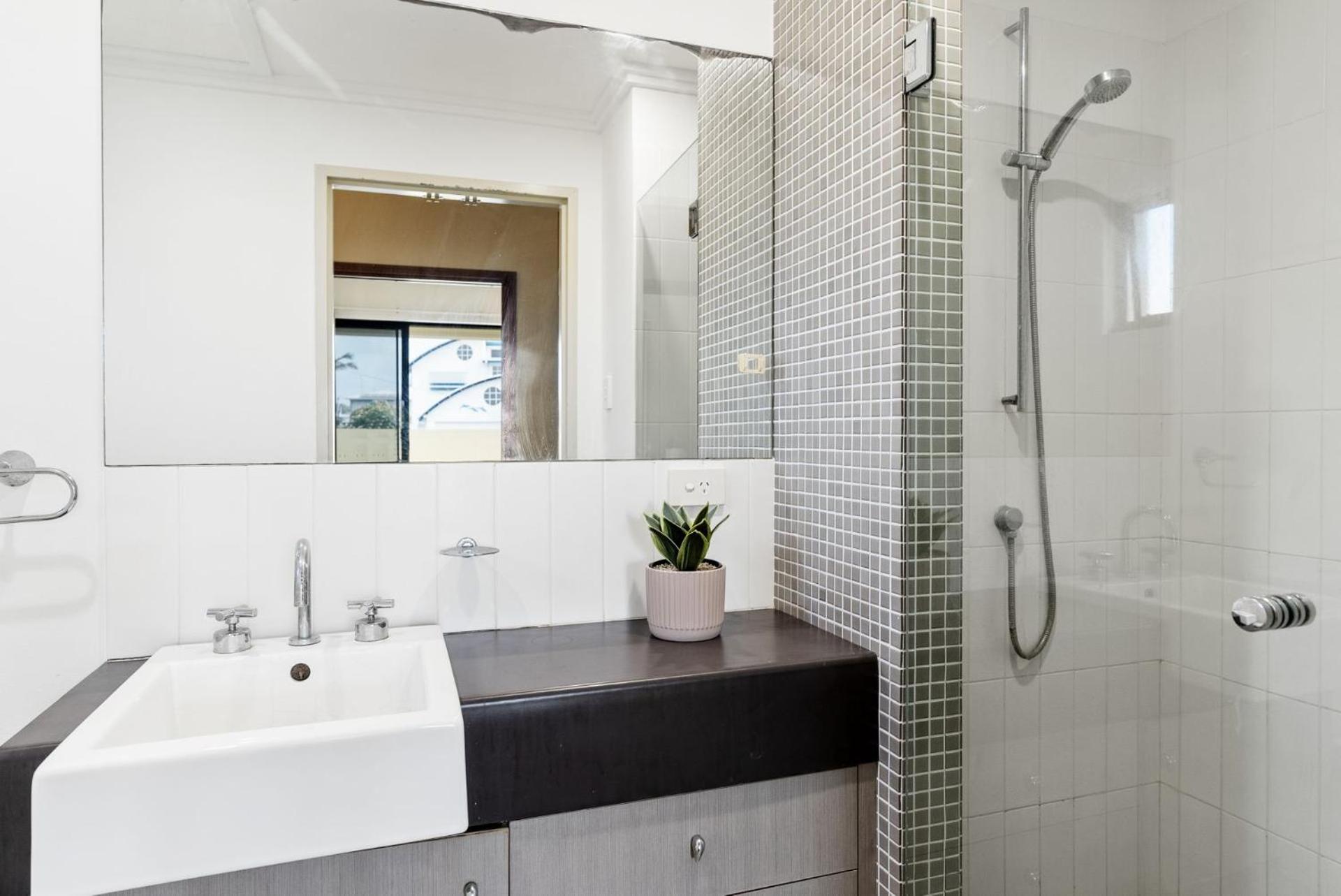 Villa Sangiovese - Unit One - 1-2 Heath Street