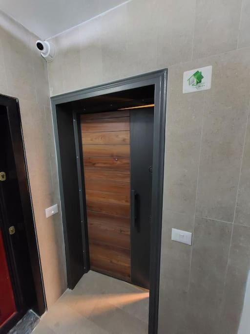 Frequency 286 Tiranë