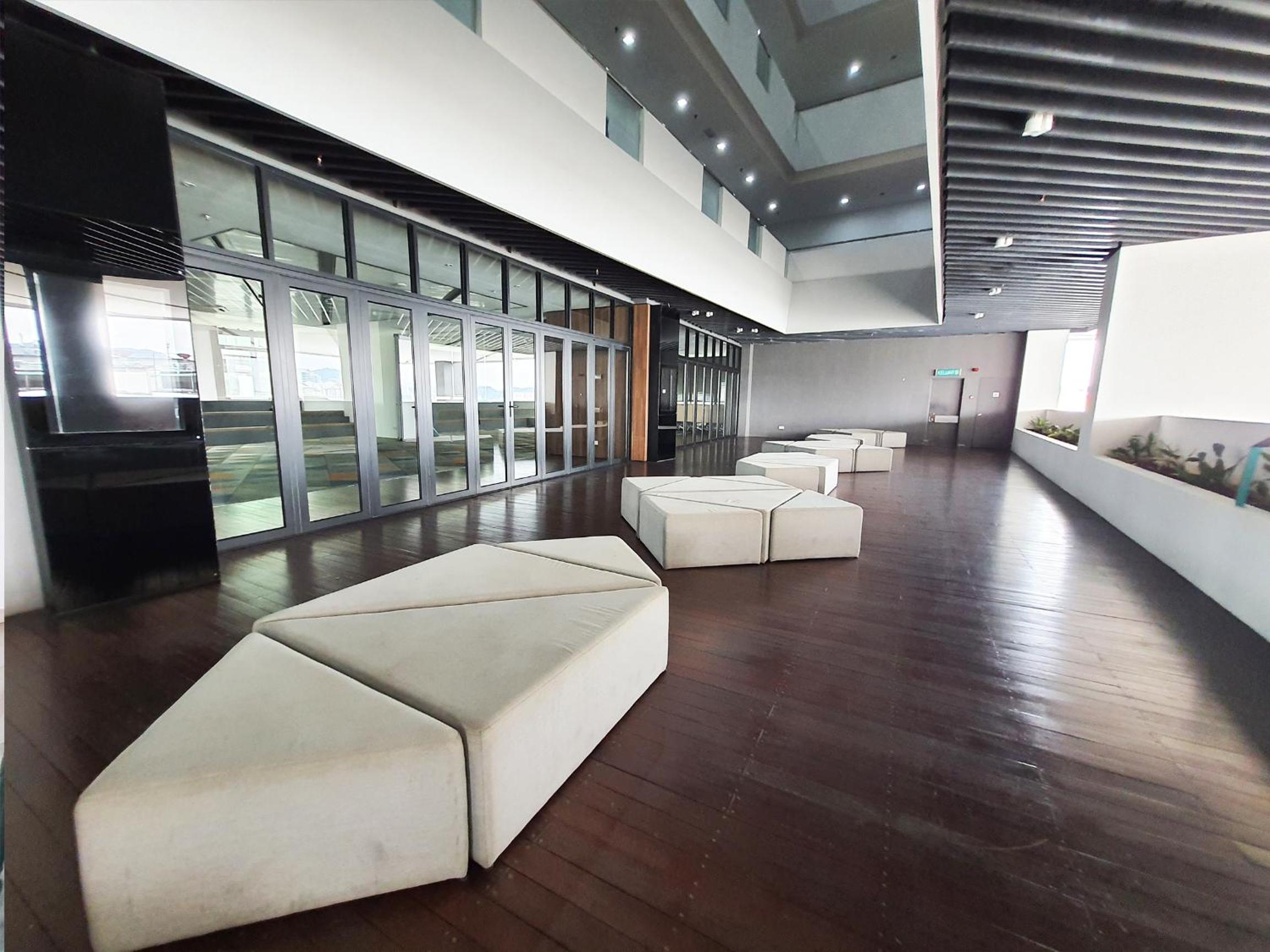 PJ Atria Sofo by SkyLimit Suites