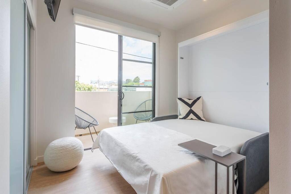 Brentwood Cozy Studio Suite By 1Furnished