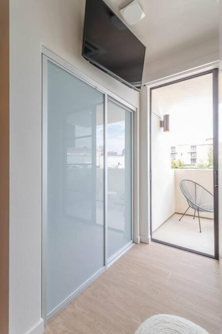 Brentwood Cozy Studio Suite By 1Furnished