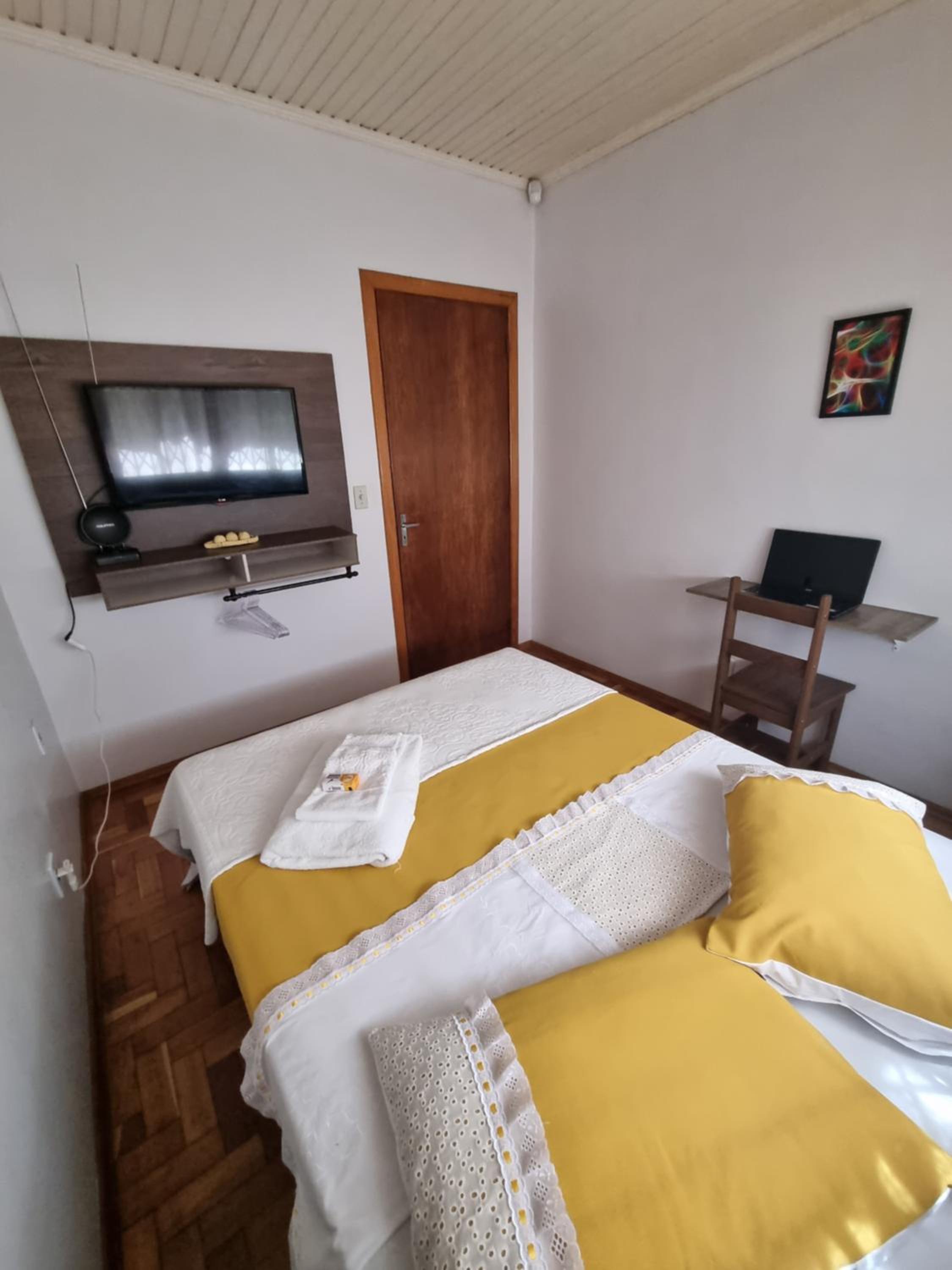 Quarto Na Casa Do Pinheiro 2