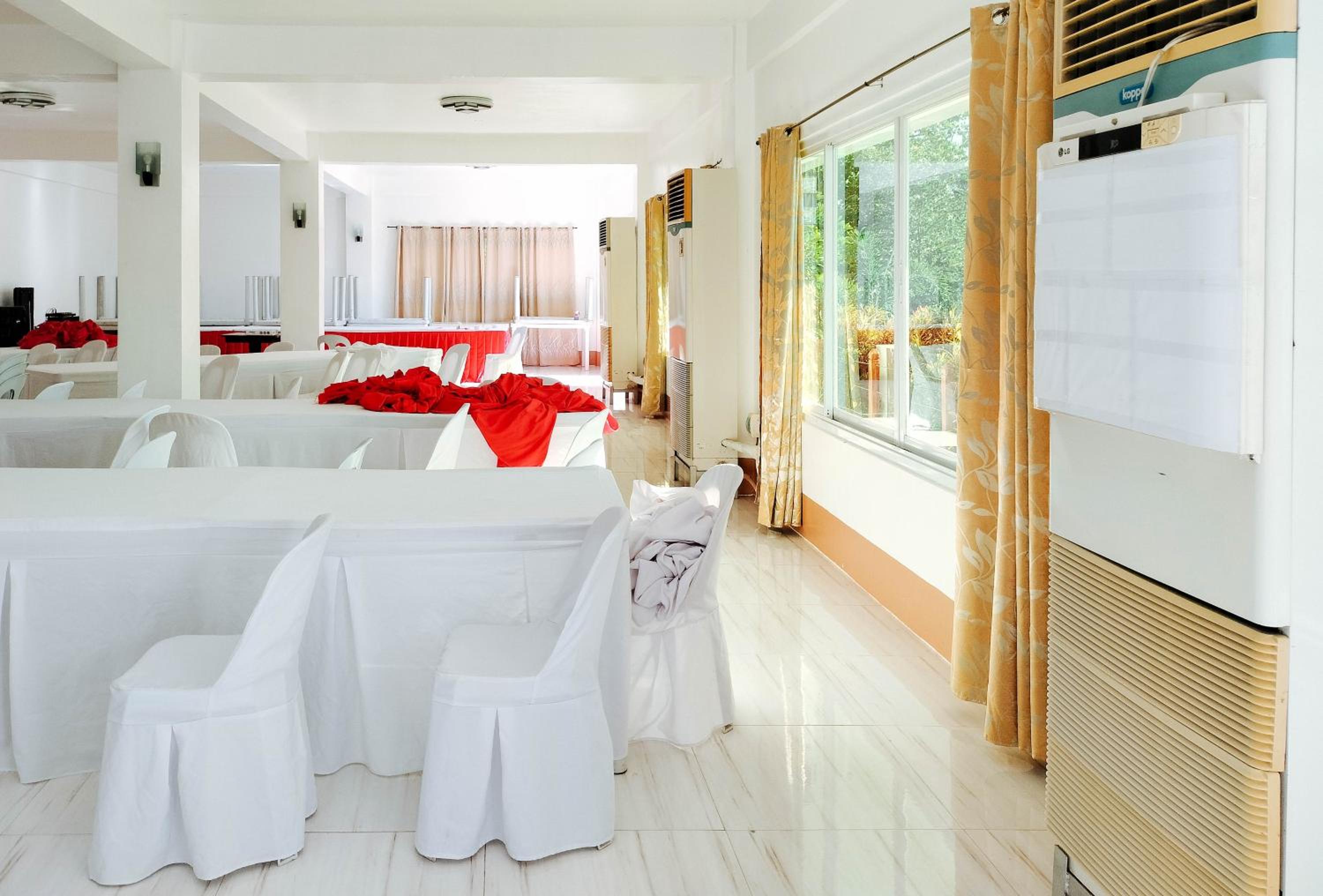 RedDoorz @ Sun Kissed Resort Guindulman