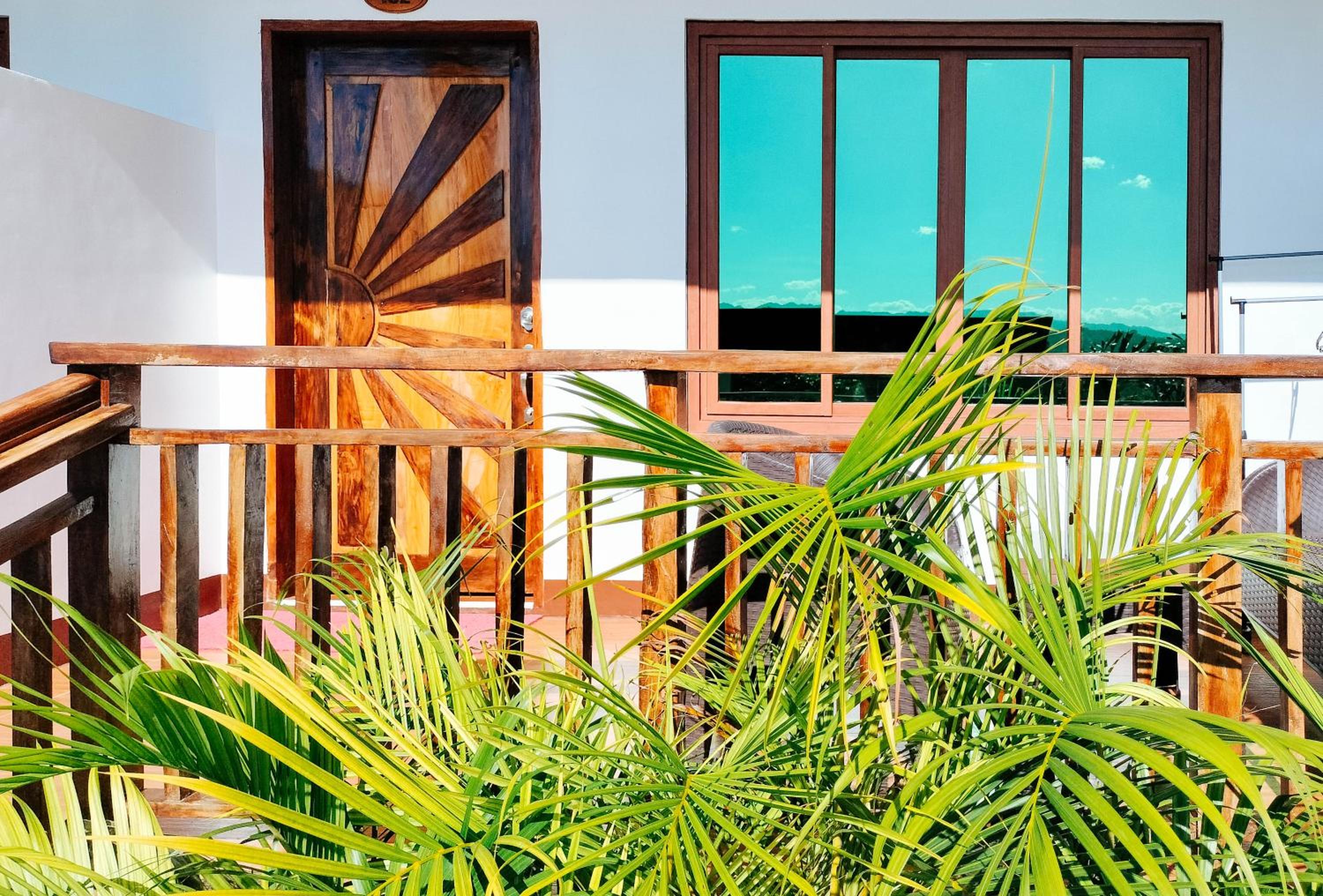 RedDoorz @ Sun Kissed Resort Guindulman