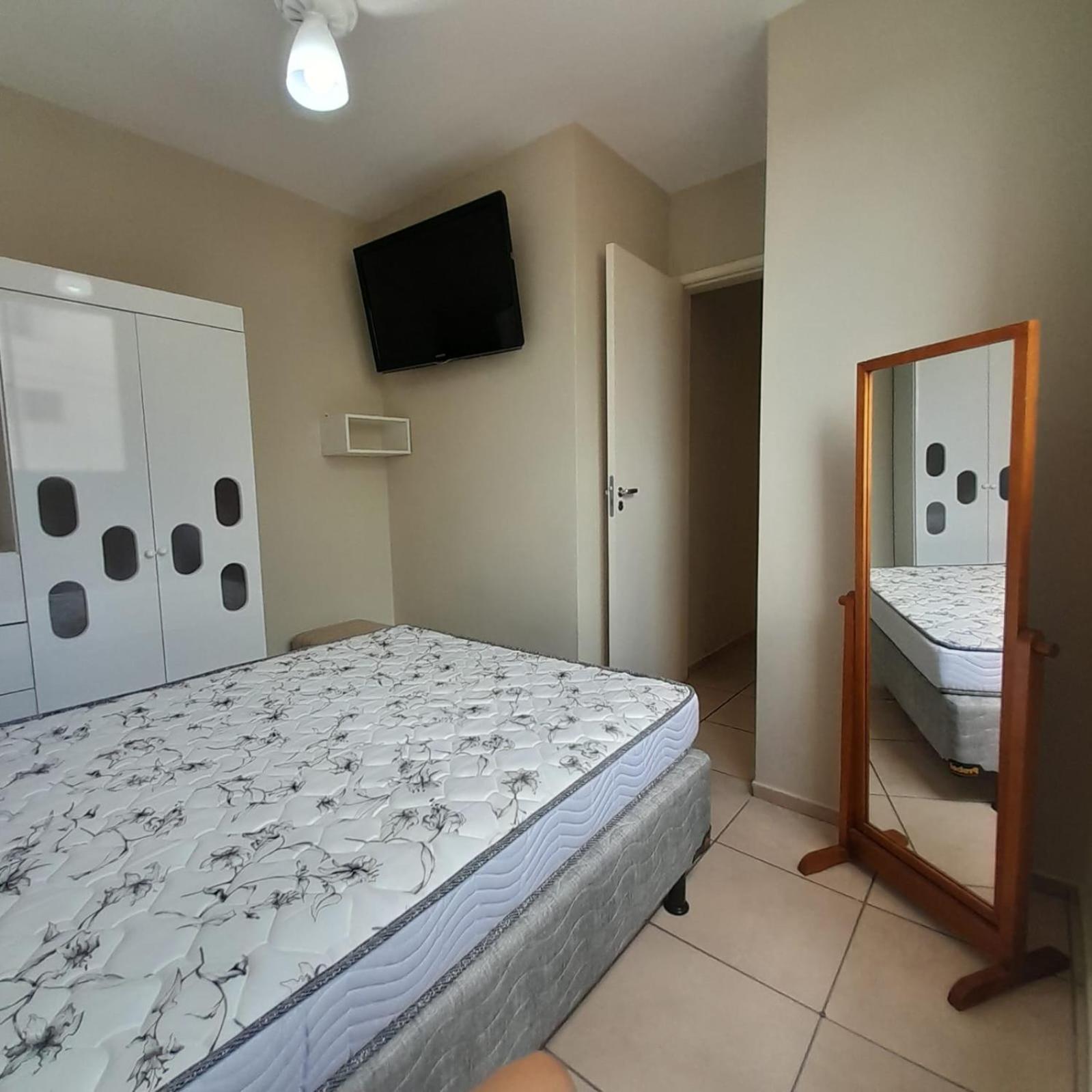 4 ESTAÇÕES - apto em condomínio - 2 quartos com ar condicionado