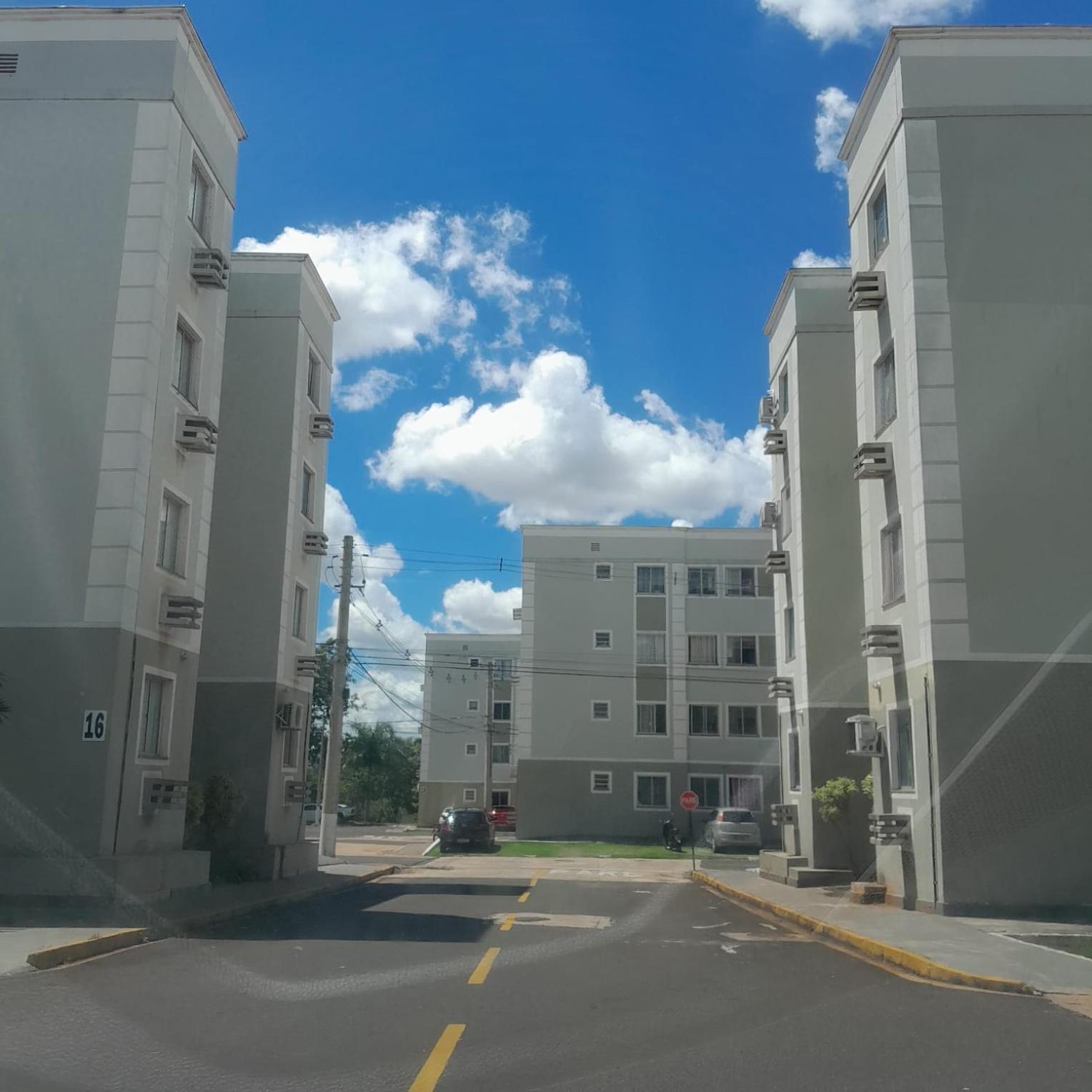 4 ESTAÇÕES - apto em condomínio - 2 quartos com ar condicionado