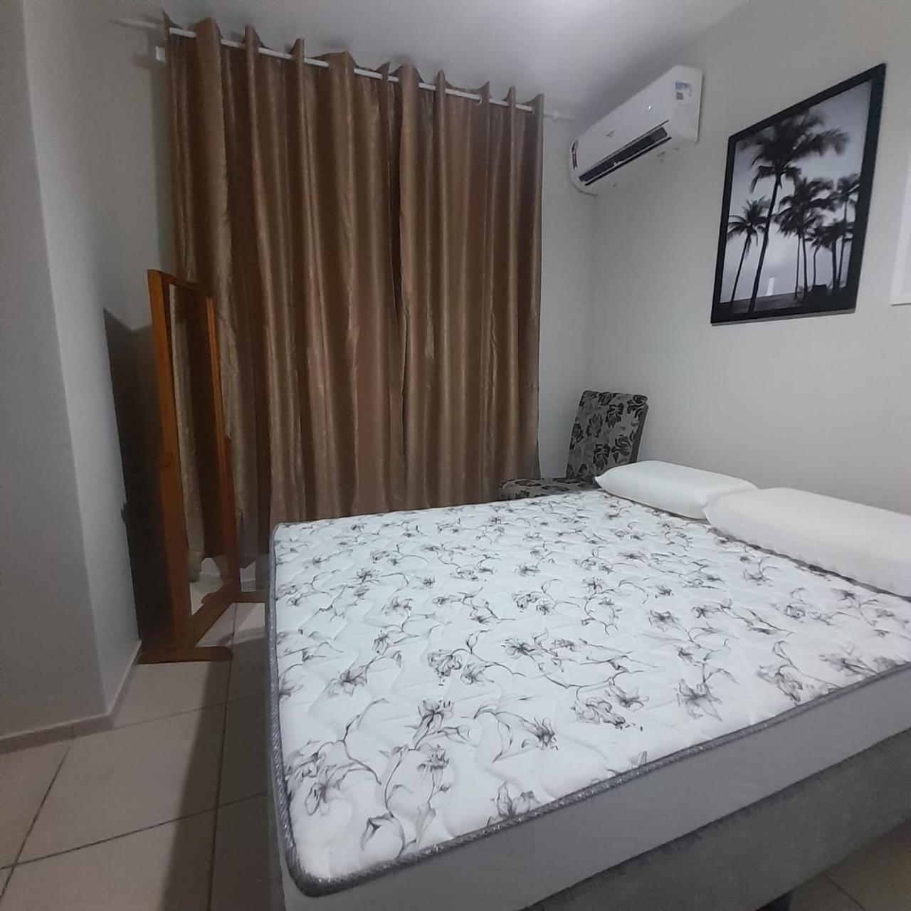4 ESTAÇÕES - apto em condomínio - 2 quartos com ar condicionado