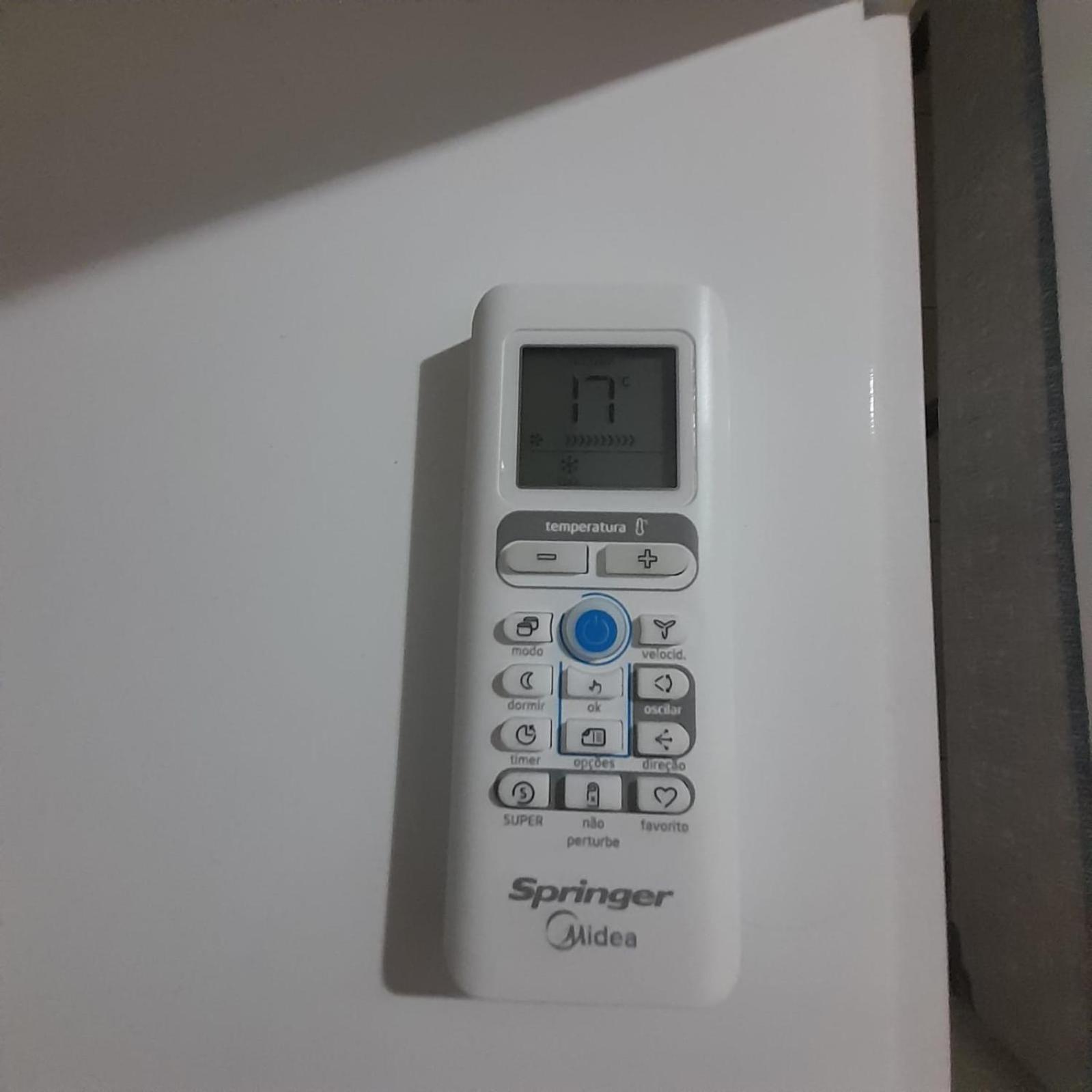 4 ESTAÇÕES - apto em condomínio - 2 quartos com ar condicionado
