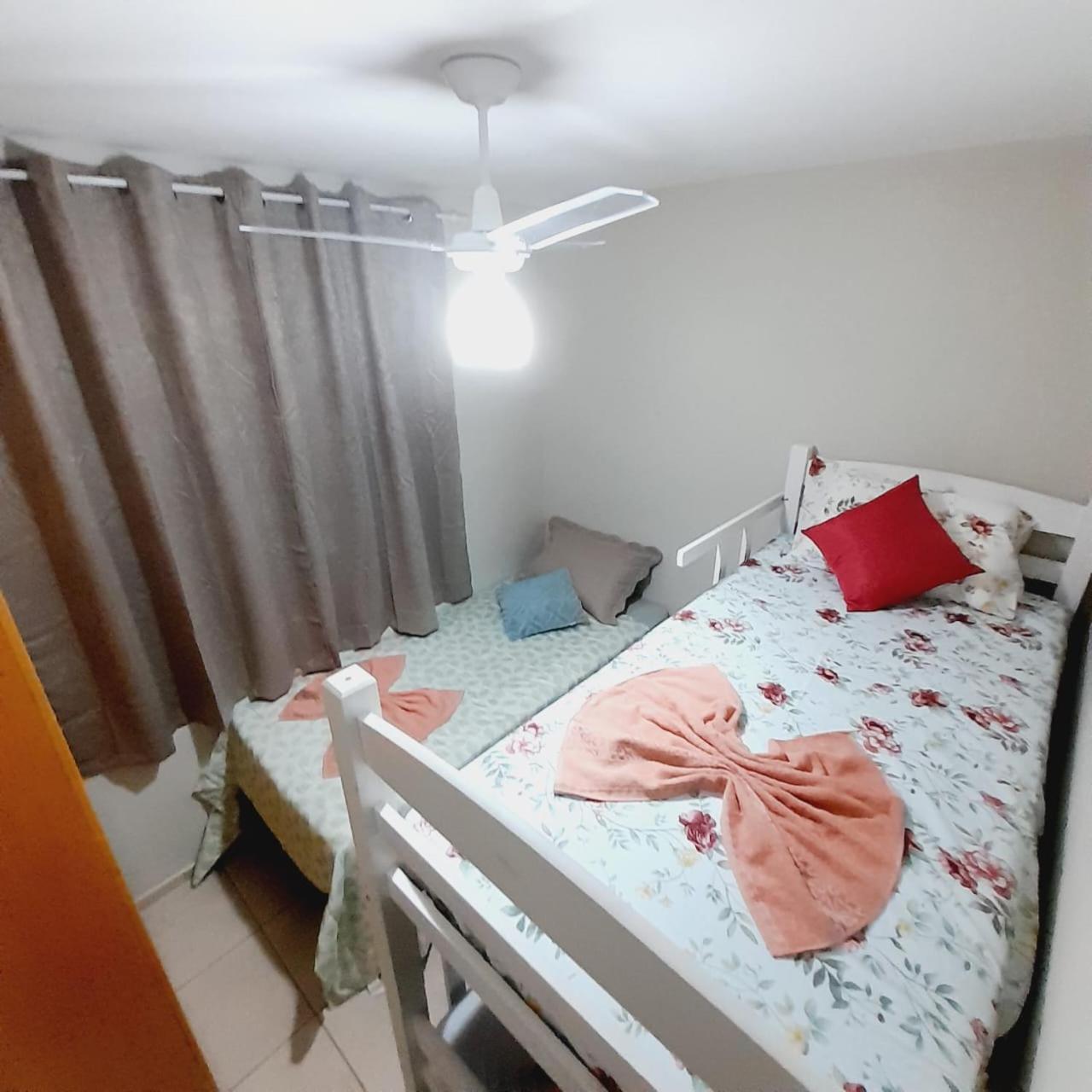 4 ESTAÇÕES - apto em condomínio - 2 quartos com ar condicionado