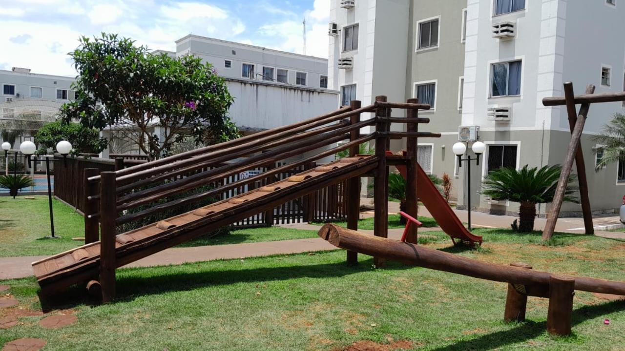 4 ESTAÇÕES - apto em condomínio - 2 quartos com ar condicionado