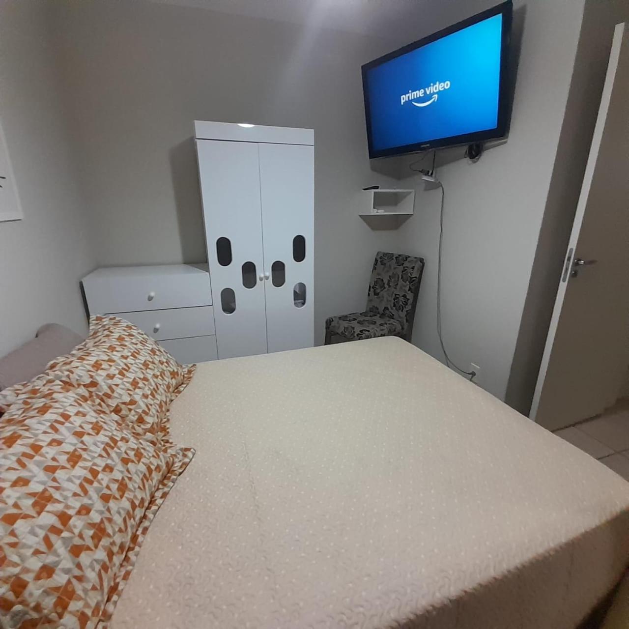 4 ESTAÇÕES - apto em condomínio - 2 quartos com ar condicionado