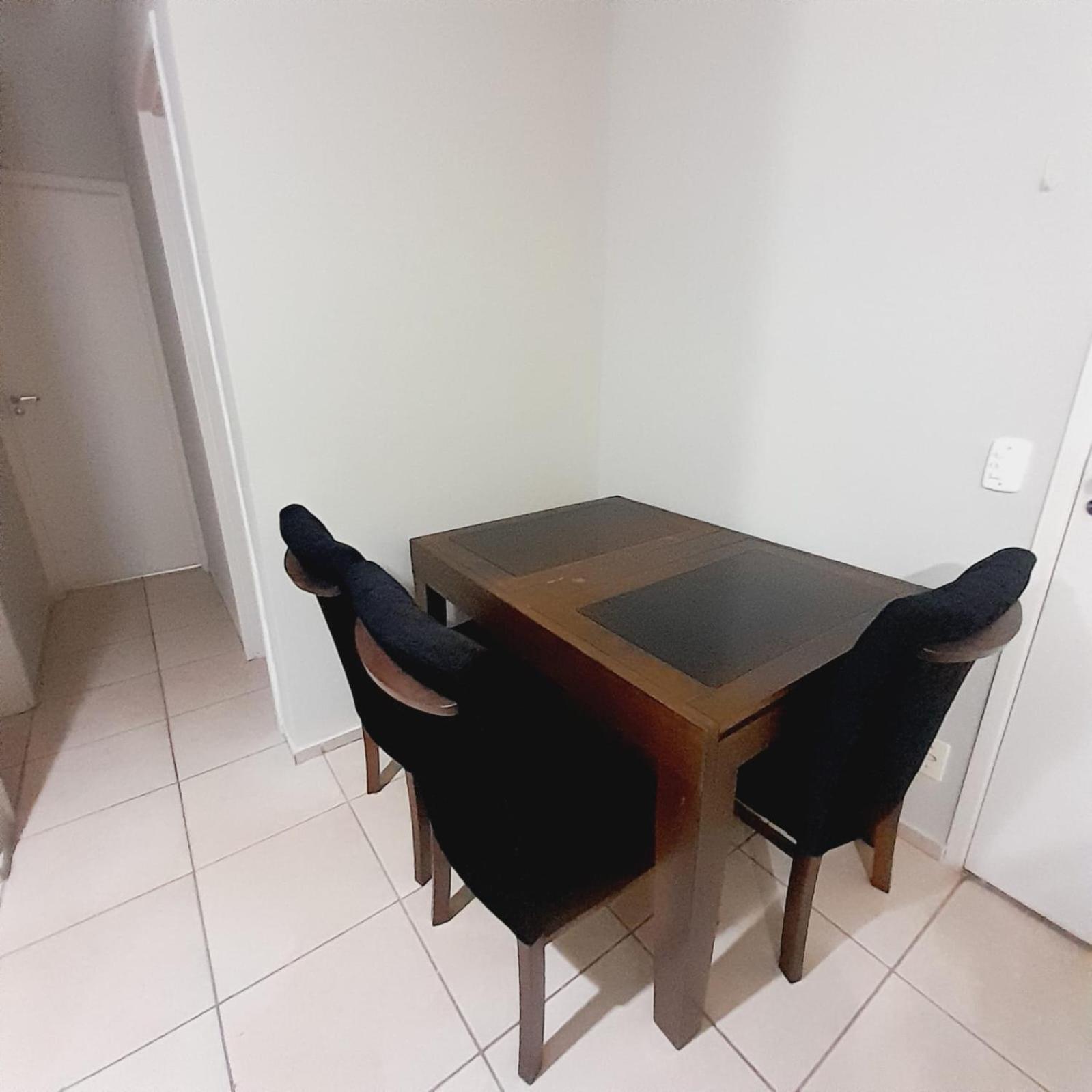 4 ESTAÇÕES - apto em condomínio - 2 quartos com ar condicionado