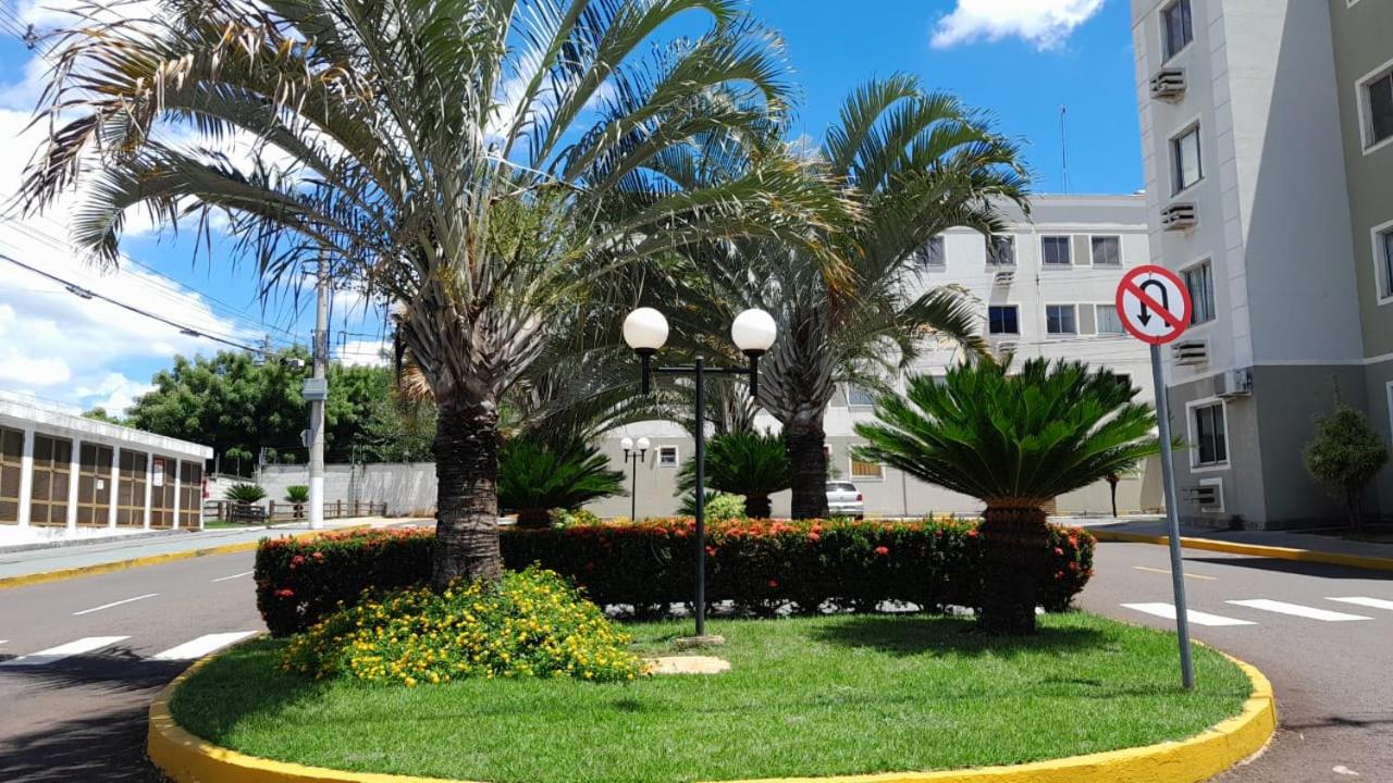 4 ESTAÇÕES - apto em condomínio - 2 quartos com ar condicionado