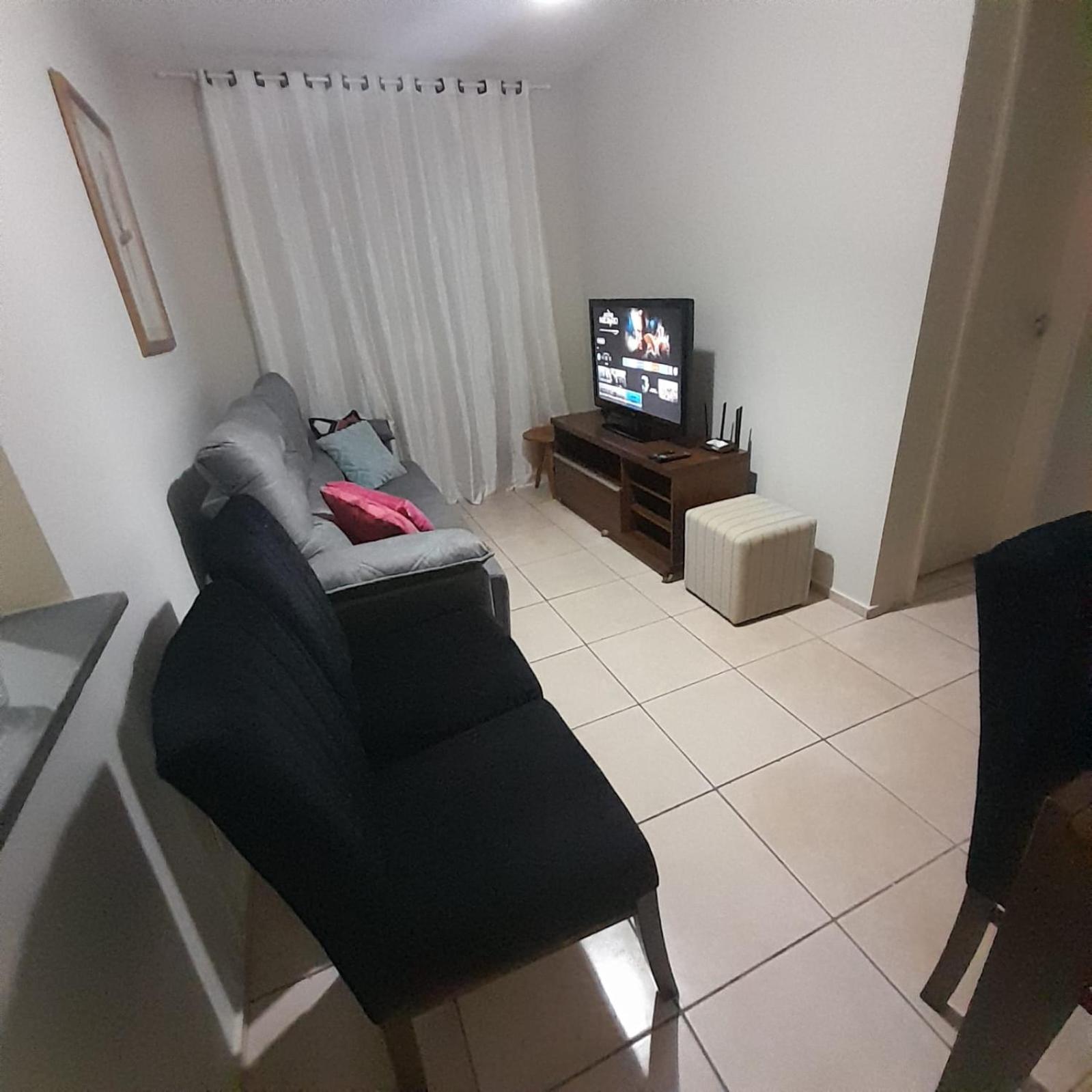 4 ESTAÇÕES - apto em condomínio - 2 quartos com ar condicionado
