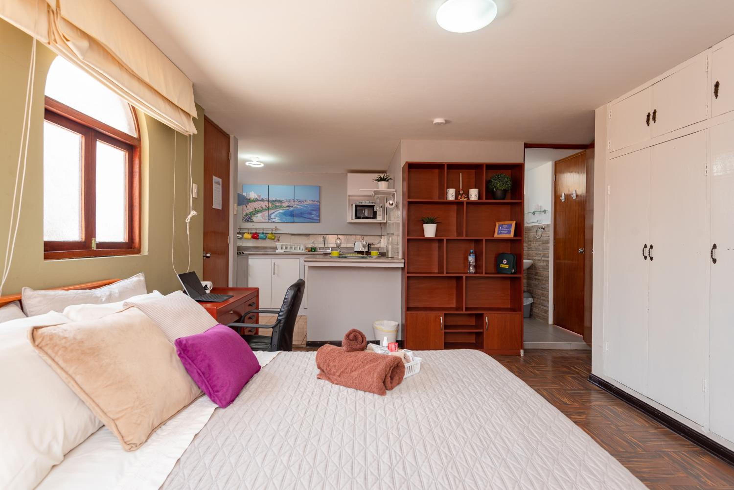 Charming Miraflores Guesthouse with Terrace Studio Apartment and Private Room view 3
