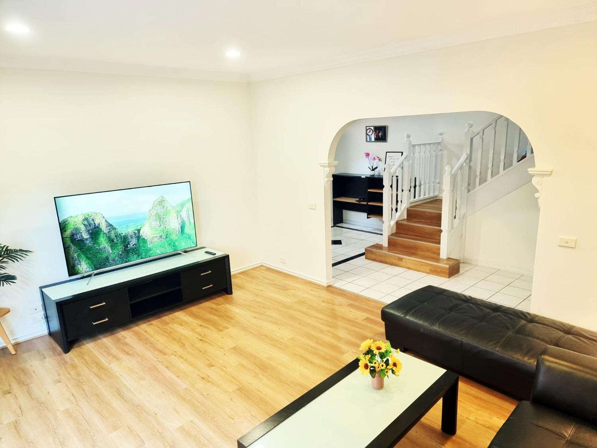 Rosie House-Spacious comfortable Home