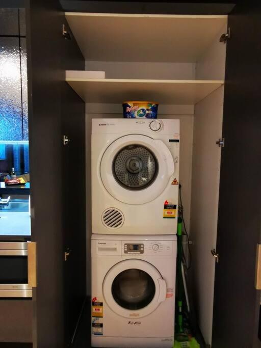 3Bedroom 2Bathroom free parking ROSE LANE