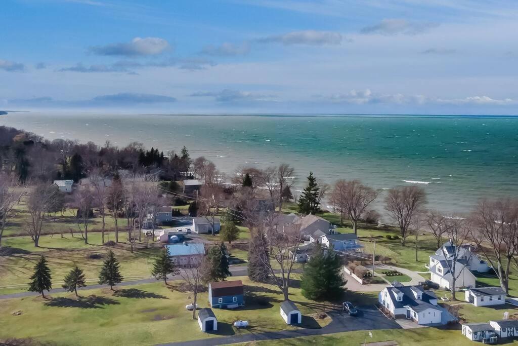 Private Lakefront Luxury Minutes to the Falls view 2