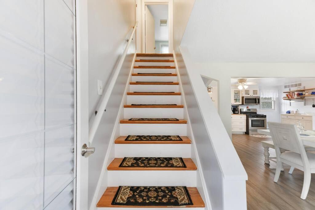 Private Lakefront Luxury Minutes to the Falls view 3