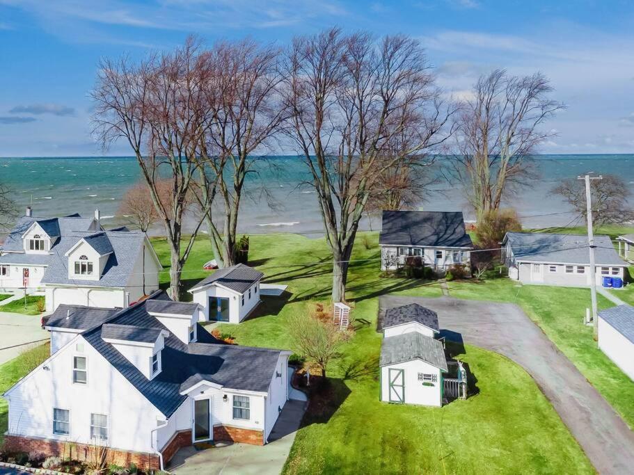 Private Lakefront Luxury Minutes to the Falls view 4