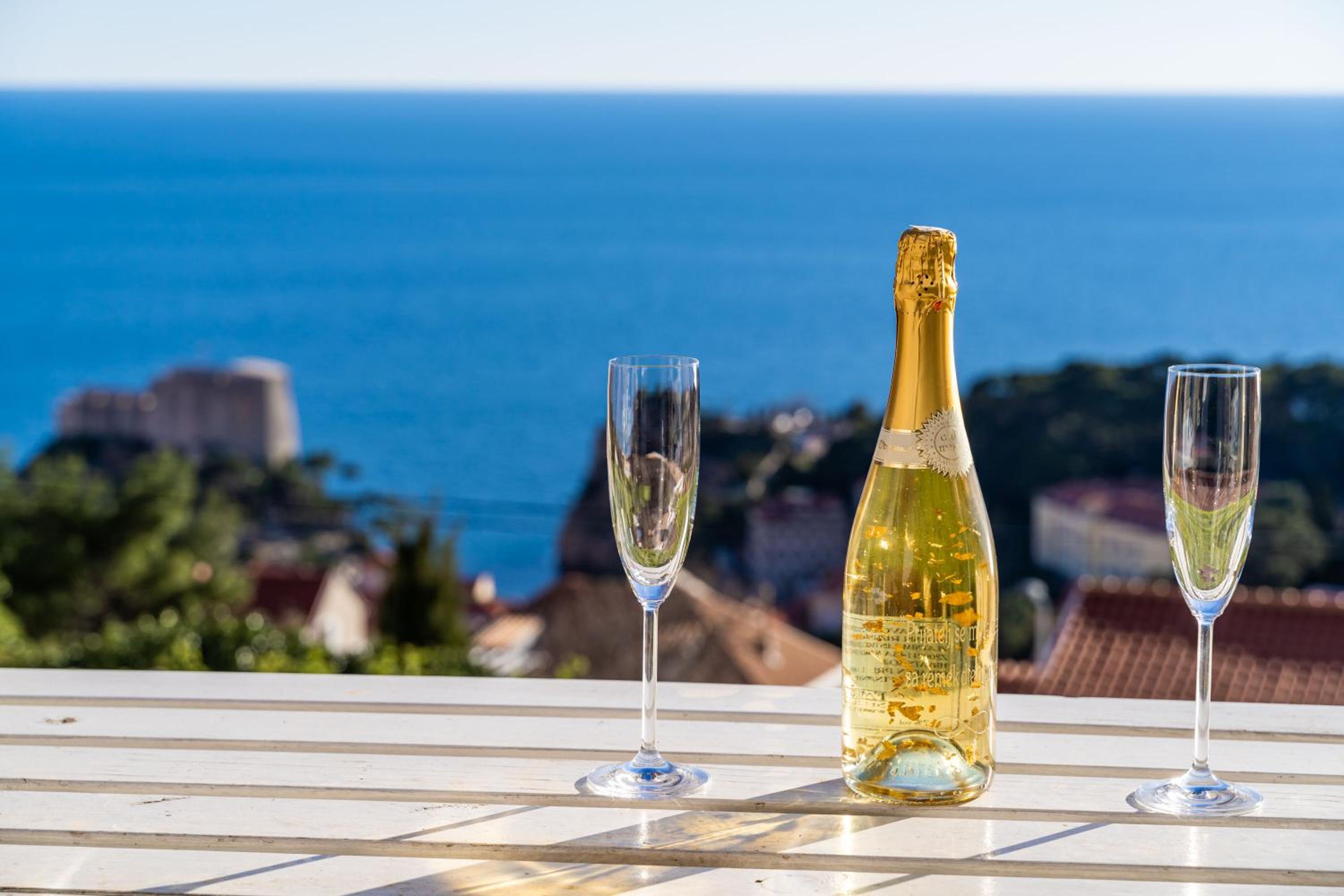 Insula Luxury Apartment