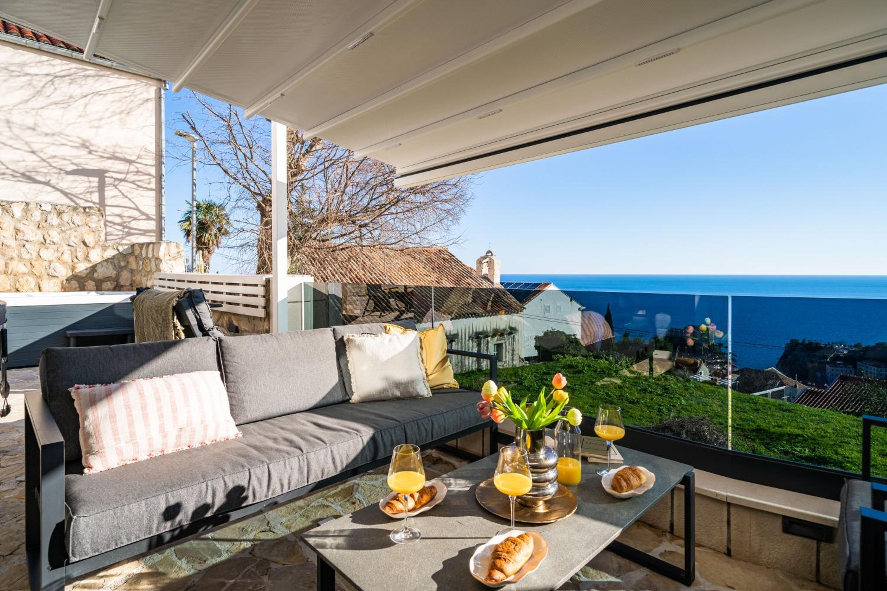 Insula Luxury Apartment