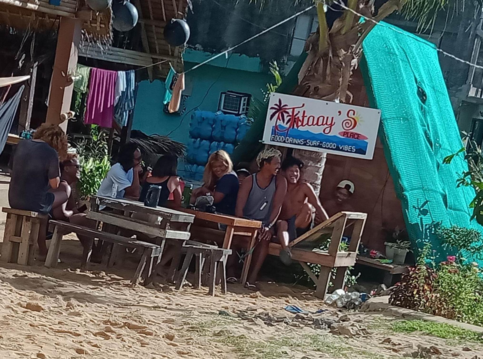 Titaays Surfers Inn