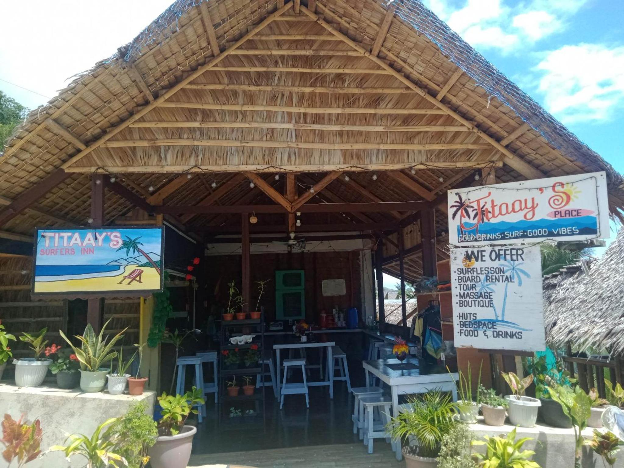 Titaays Surfers Inn