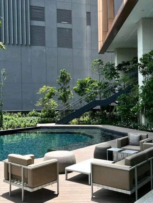 Lucentia Residence By Home Horizon