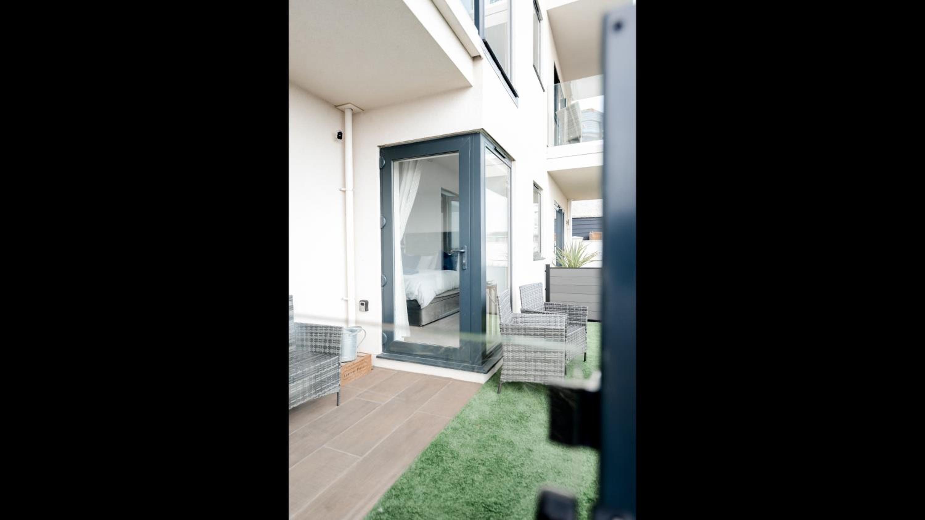 Brand New Beachfront Ground floor with garden 2 Bed apartment 6 Guests